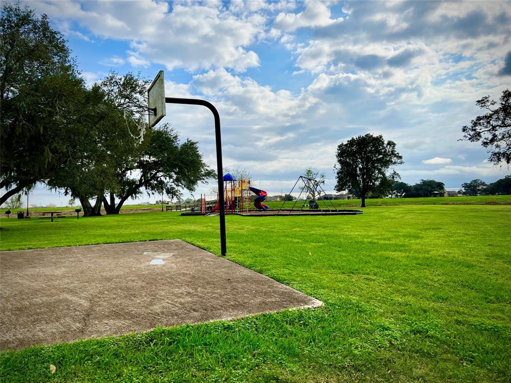 1744 Flintlock Court, Angleton, Texas image 21