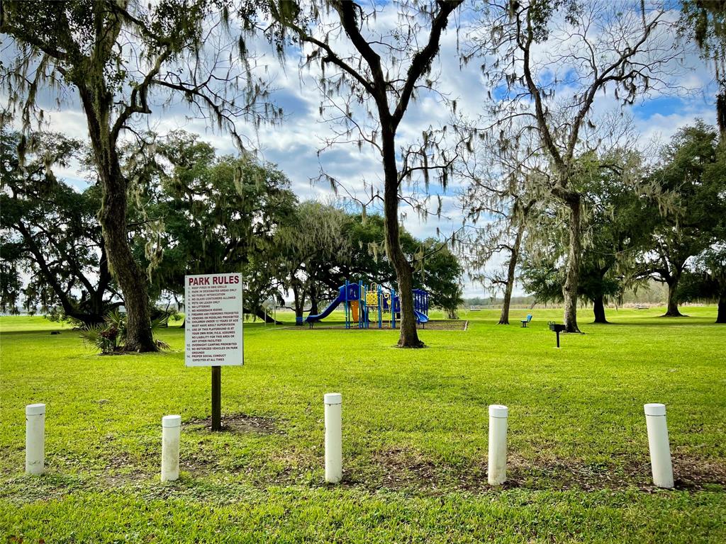 1744 Flintlock Court, Angleton, Texas image 13