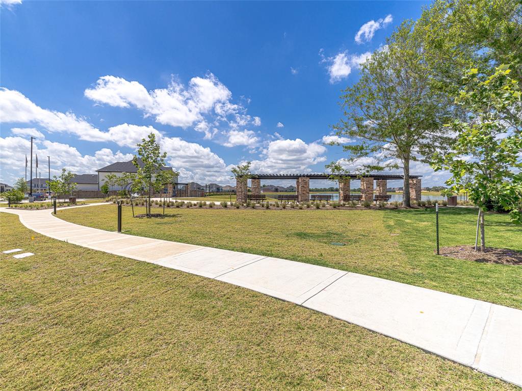 2202 Calm Pond Court, Friendswood, Texas image 36