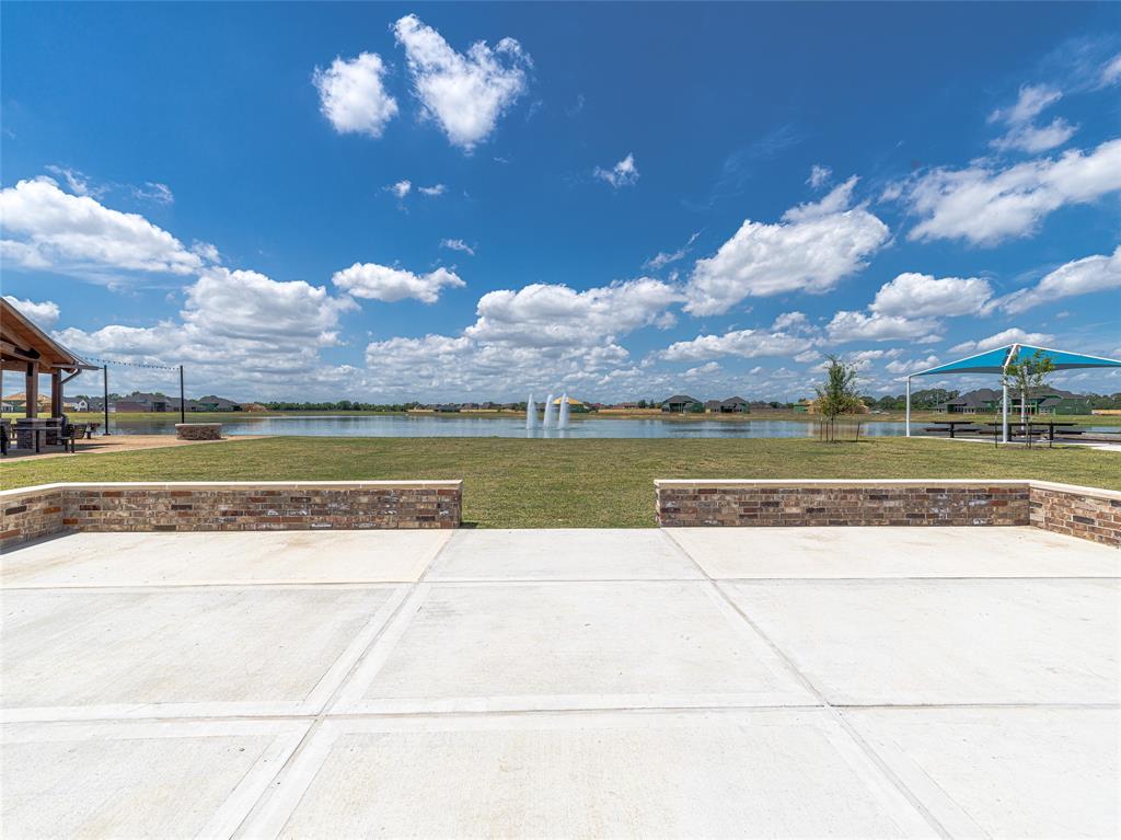 2202 Calm Pond Court, Friendswood, Texas image 37