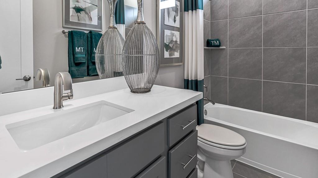 2202 Calm Pond Court, Friendswood, Texas image 30