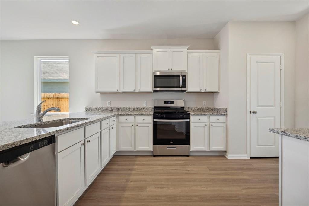 357 Tejas Trail, Waller, Texas image 7