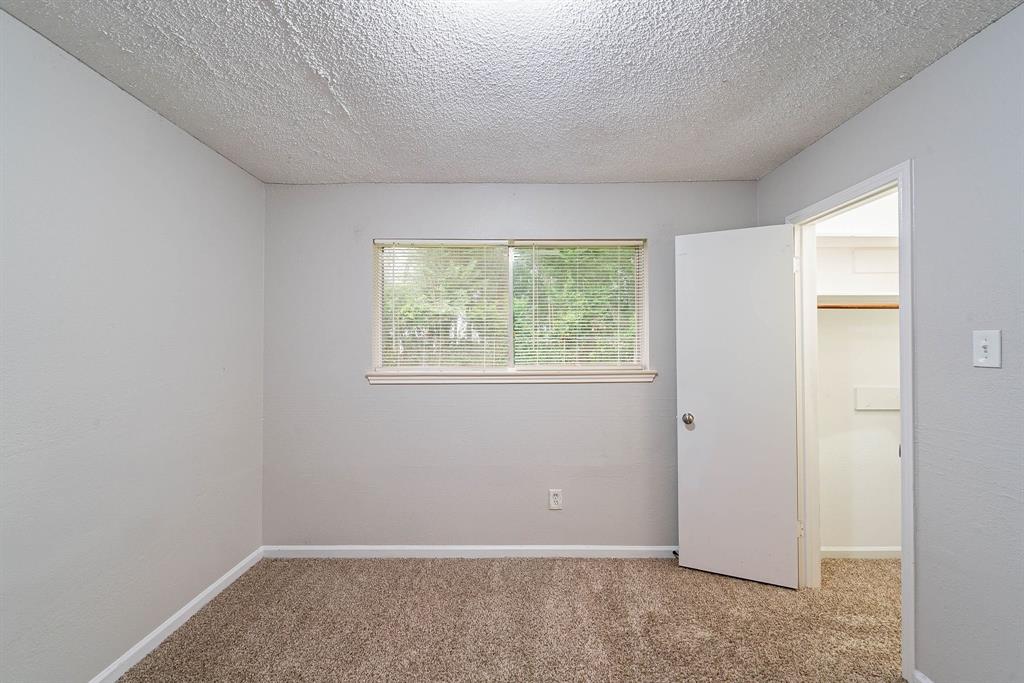 8006 Barnhill Drive, Humble, Texas image 19