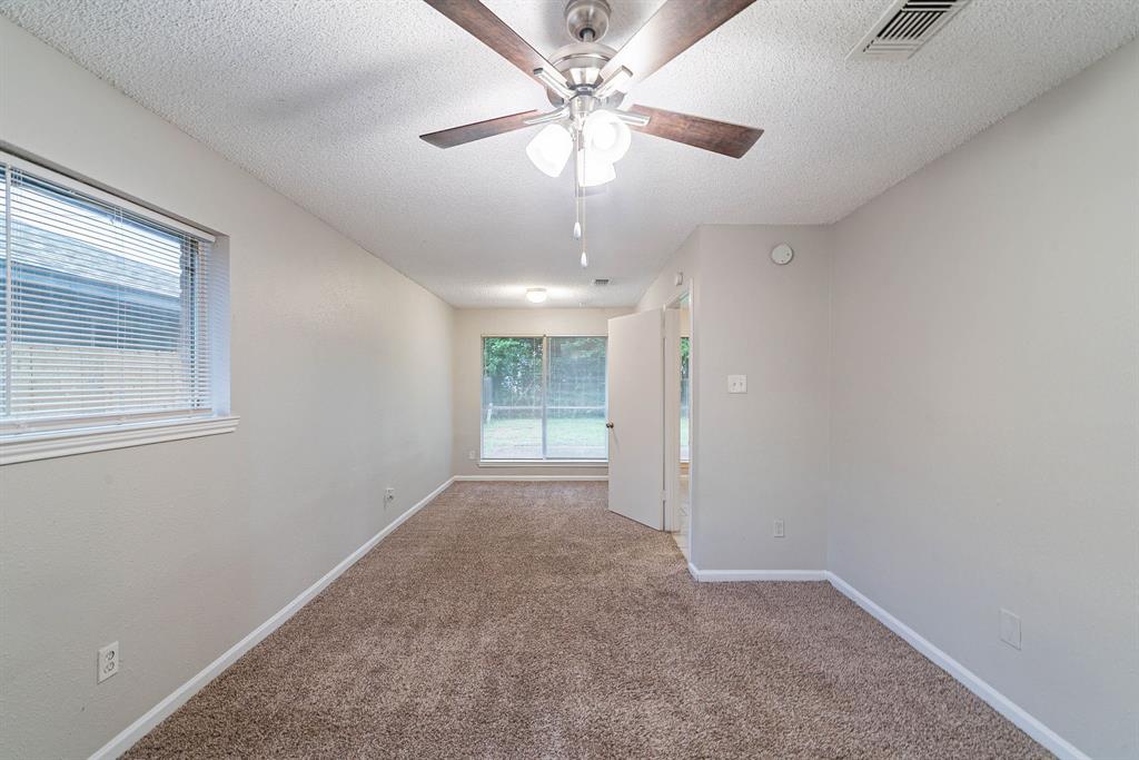 8006 Barnhill Drive, Humble, Texas image 11