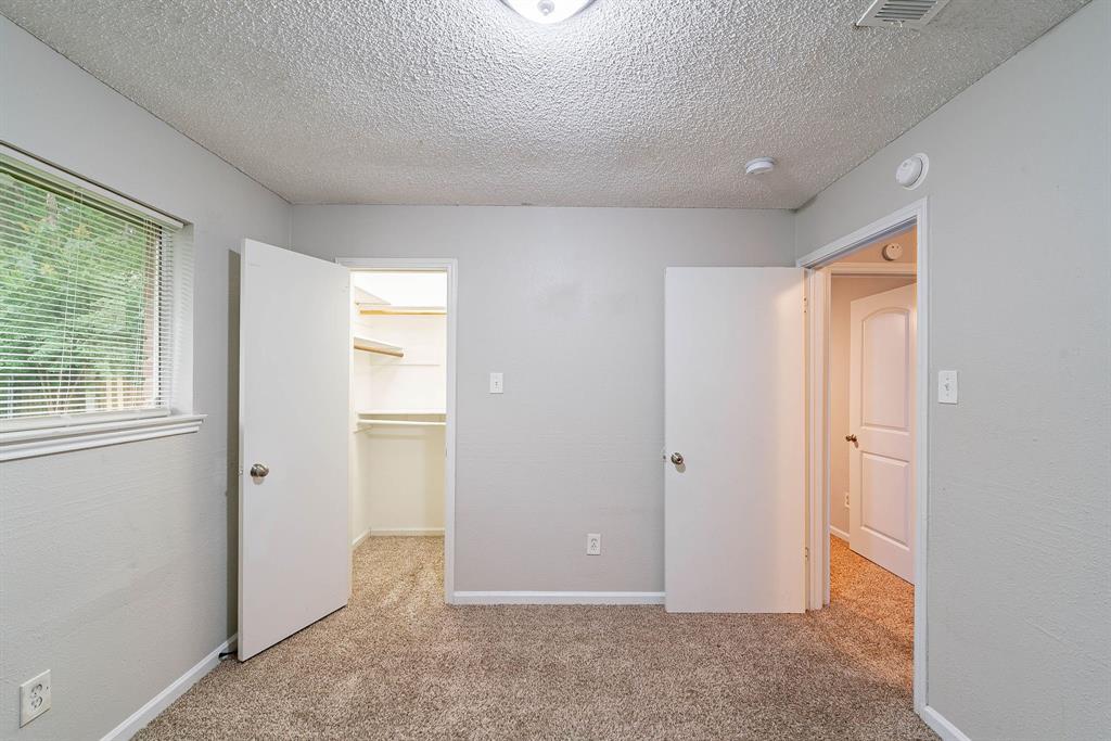 8006 Barnhill Drive, Humble, Texas image 20