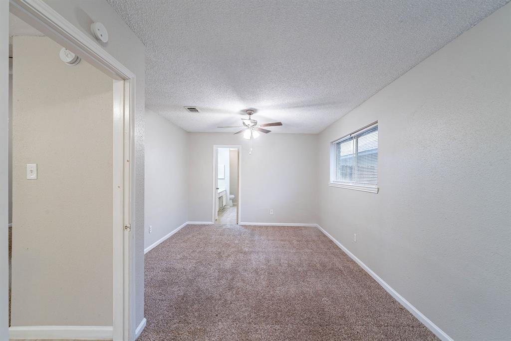8006 Barnhill Drive, Humble, Texas image 9