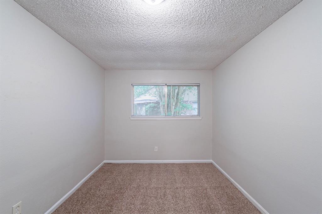 8006 Barnhill Drive, Humble, Texas image 15
