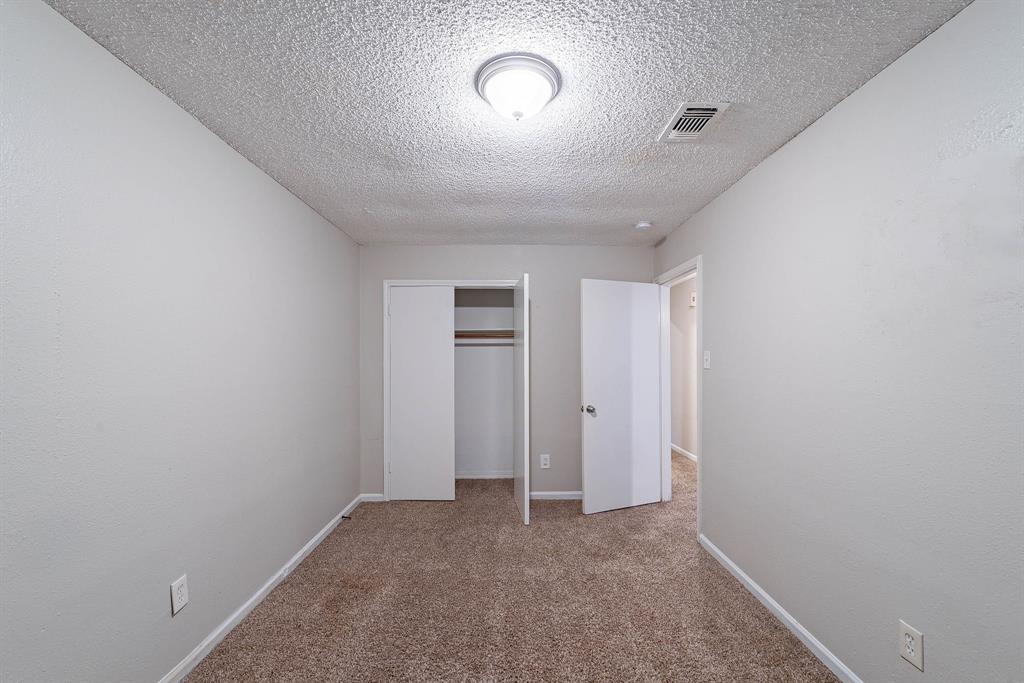 8006 Barnhill Drive, Humble, Texas image 16
