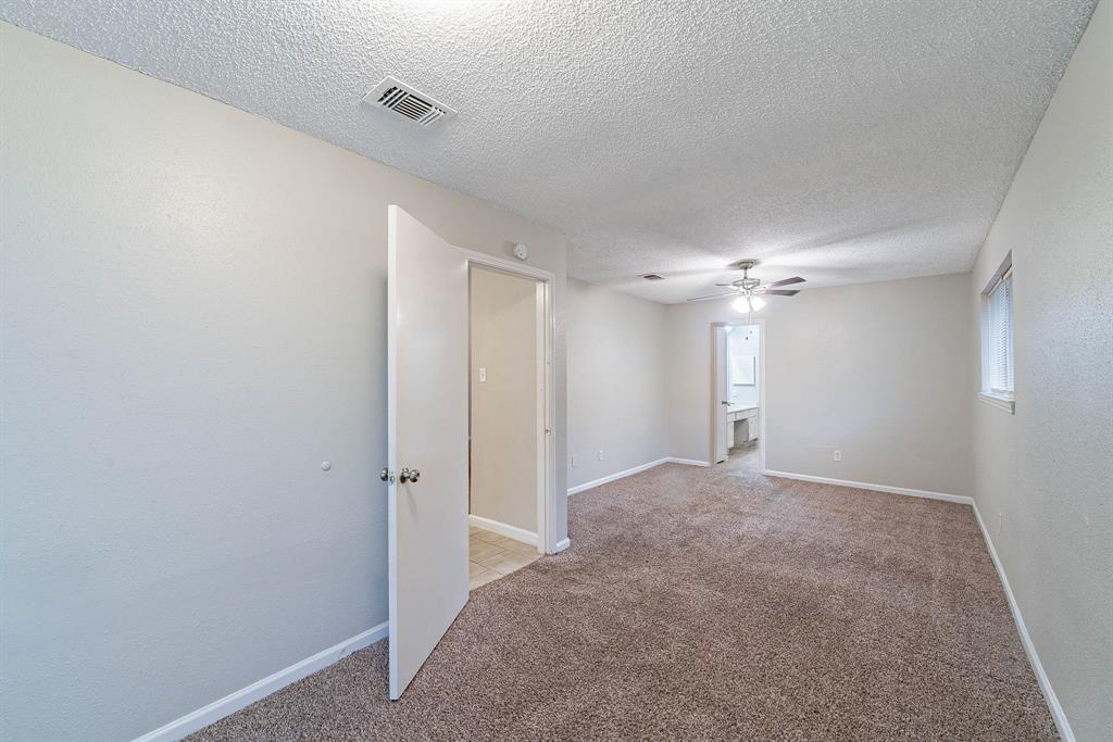 8006 Barnhill Drive, Humble, Texas image 10