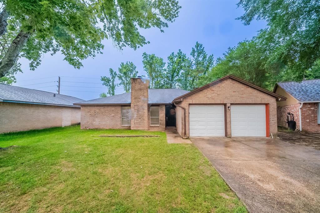 8006 Barnhill Drive, Humble, Texas image 1