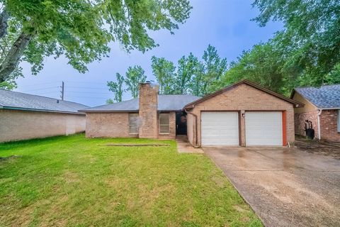 Photo of 8006 Barnhill Drive, Humble, TX 77338 (MLS # 10730200)