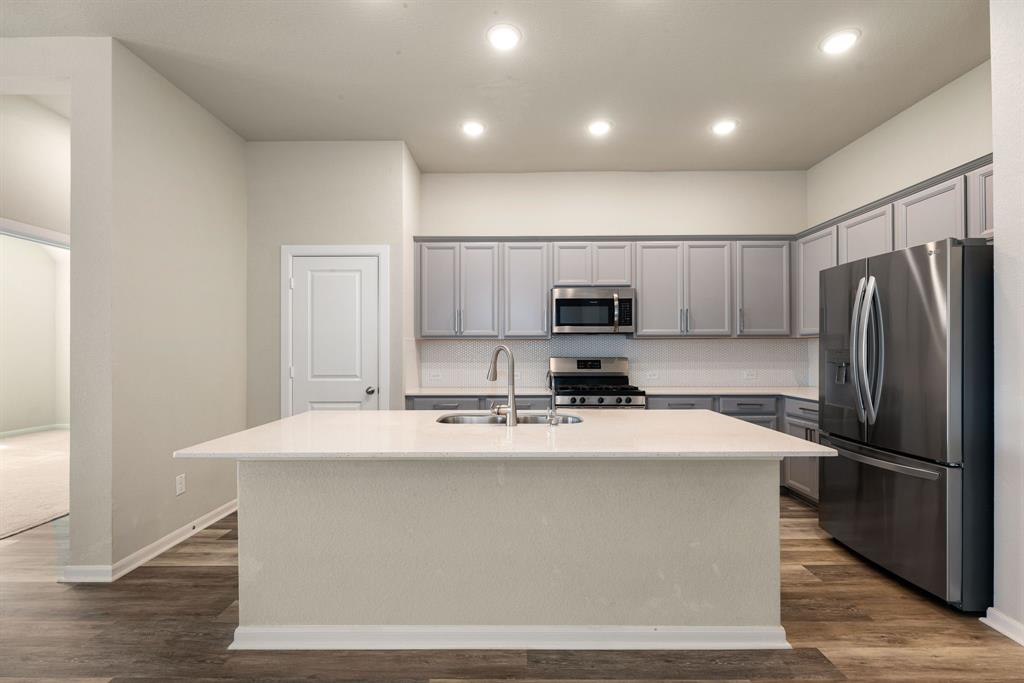 2715 Chestnut Oak Circle Cir, Brookshire, Texas image 9