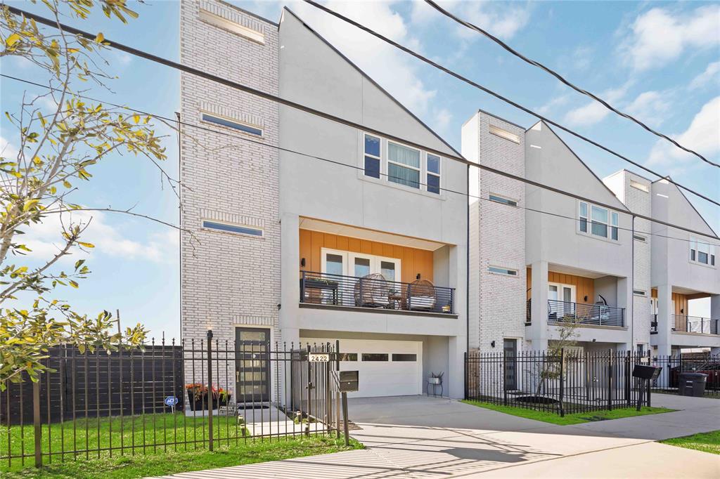 2422 Briley Street, Houston, Texas image 2