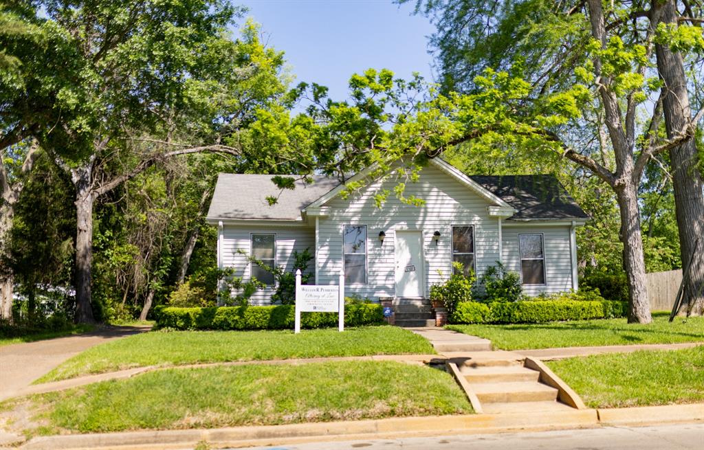 306 N 7th Street, Crockett, Texas image 1