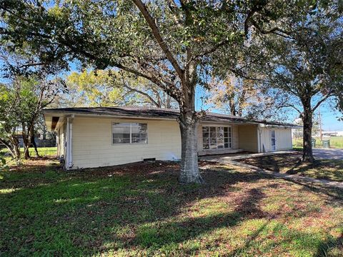 A home in Sealy