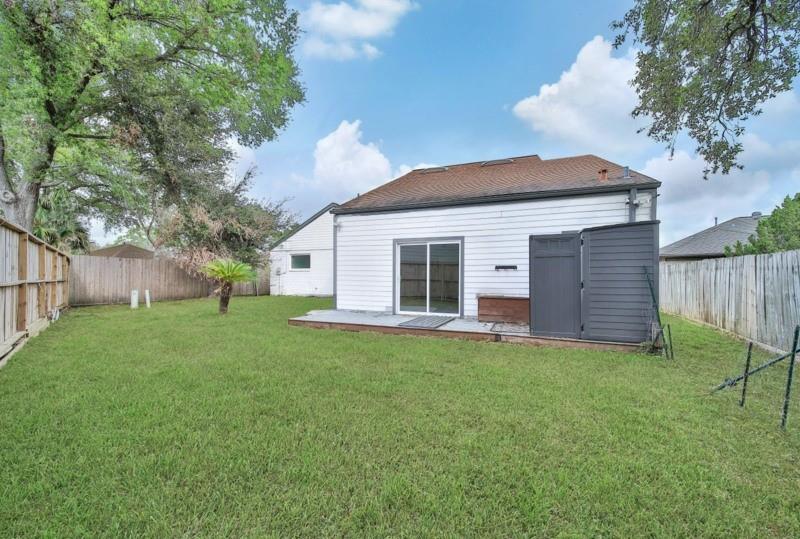 7607 Bankside Drive, Houston, Texas image 40