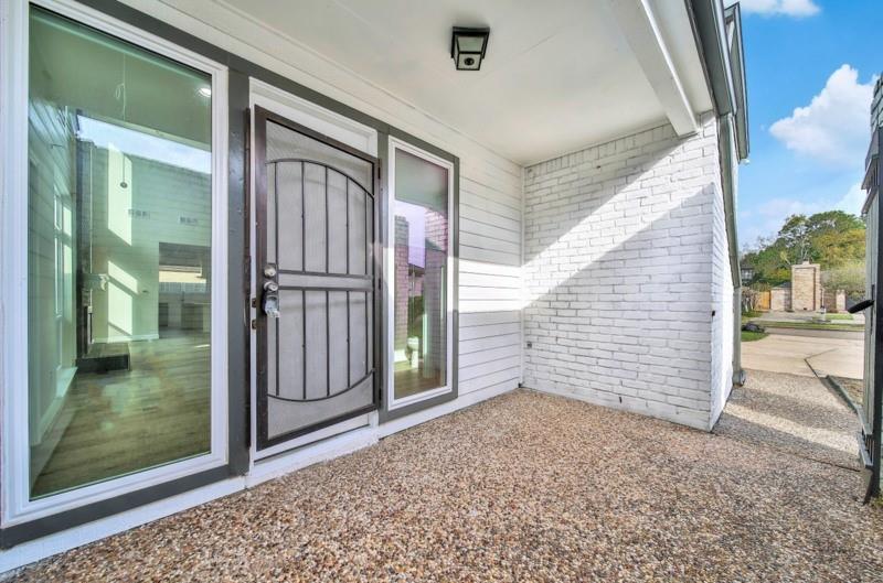 7607 Bankside Drive