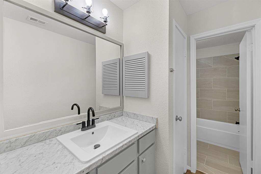 5711 Sugar Hill Drive #48, Houston, Texas image 5