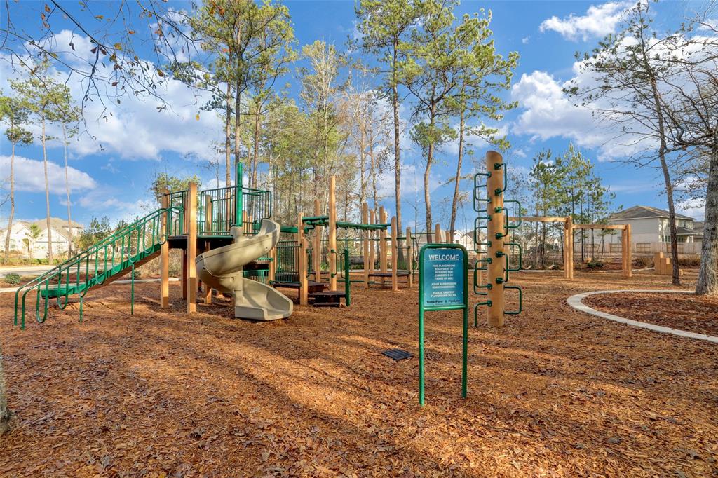 3018 Mallorca Drive, Conroe, Texas image 8