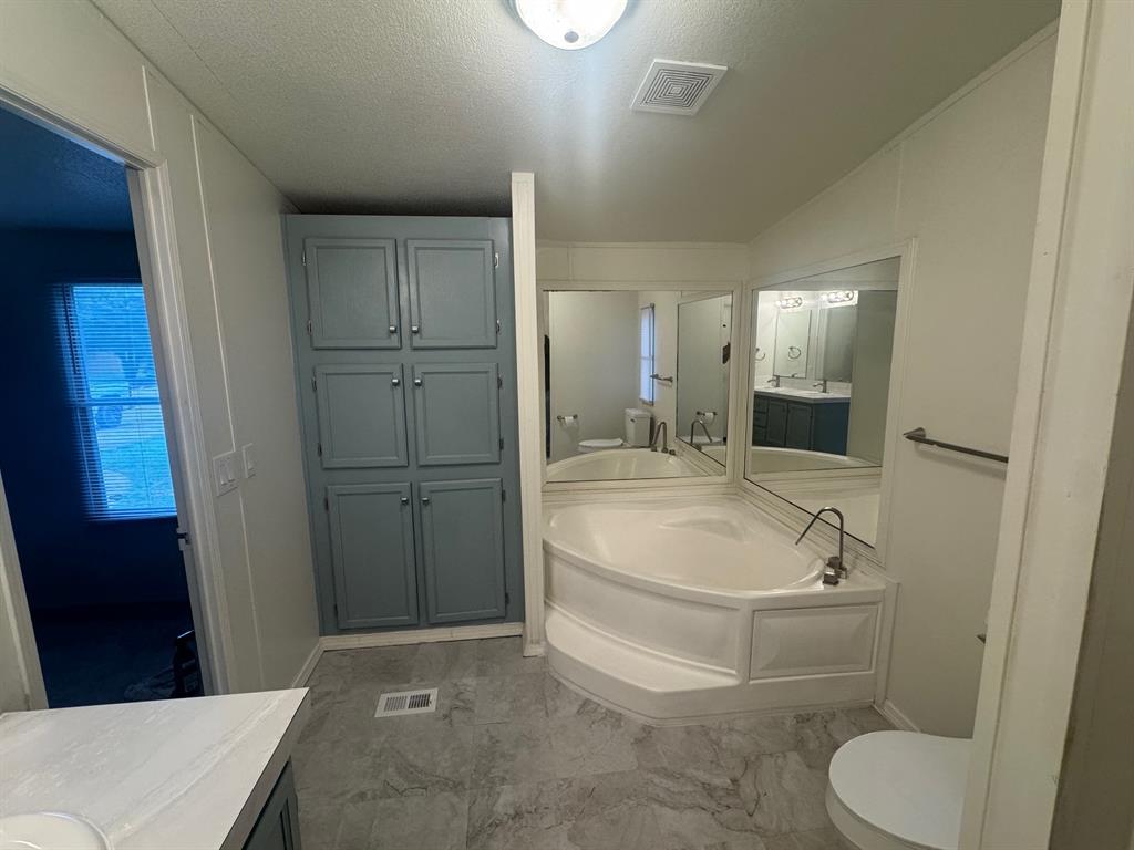 16277 Wild Oak Lane, Conroe, Texas image 13