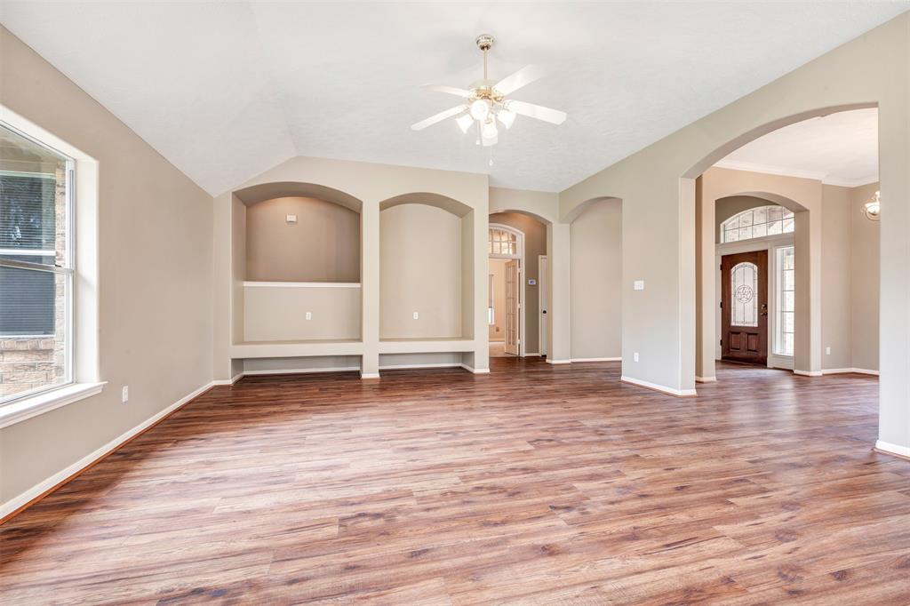 6007 Beufort Way, Spring, Texas image 8