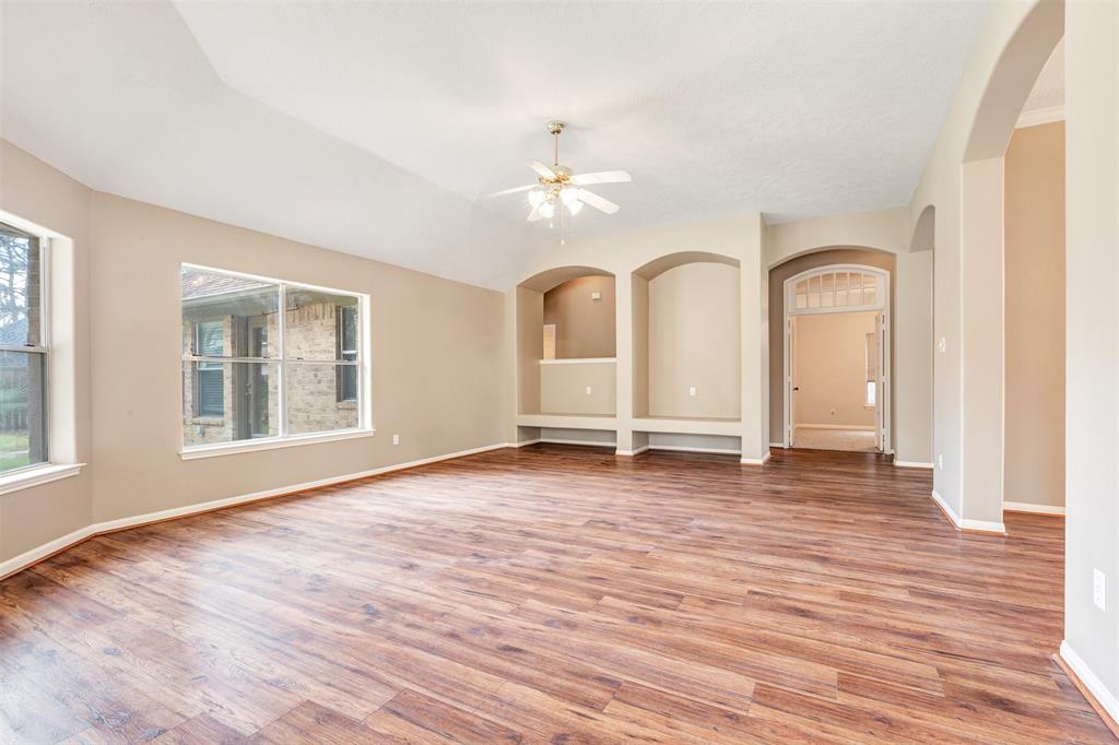 6007 Beufort Way, Spring, Texas image 7