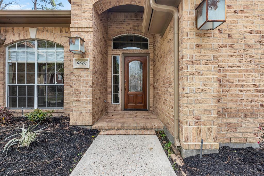 6007 Beufort Way, Spring, Texas image 3