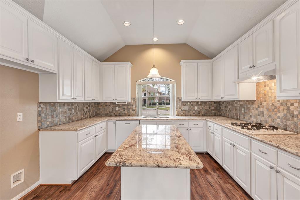 6007 Beufort Way, Spring, Texas image 10