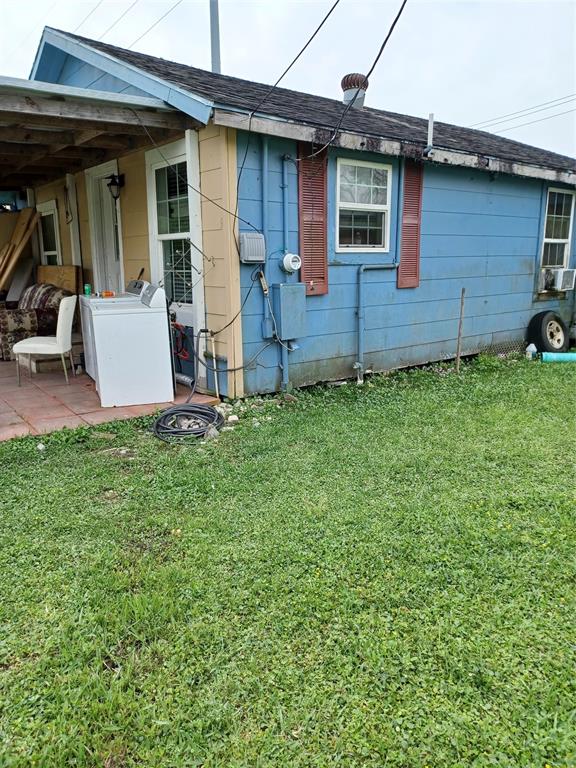 301 Honeysuckle Drive, Texas City, Texas image 7