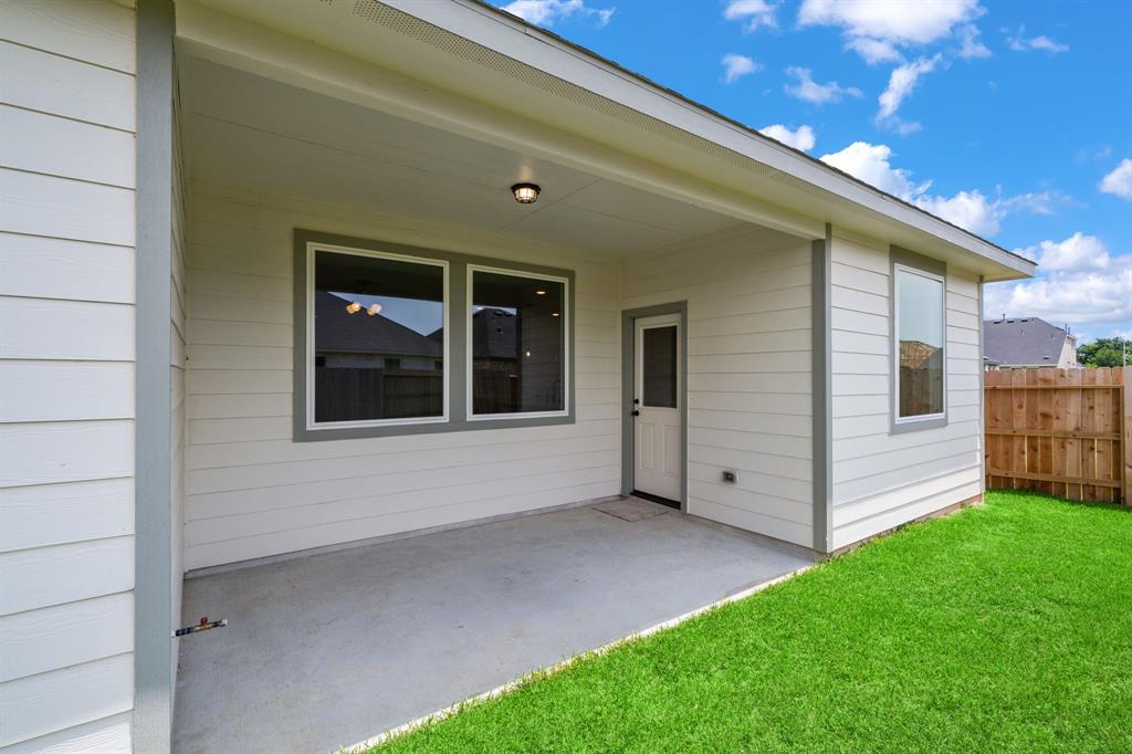 32035 Fernwood Mallow Court, Hockley, Texas image 18