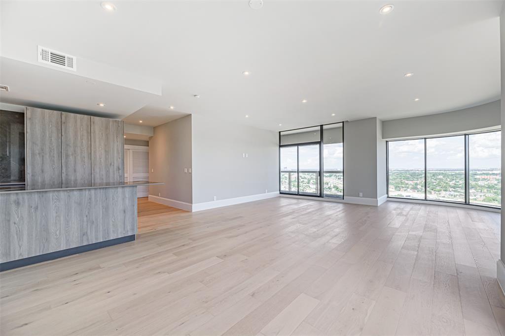 1701 Hermann Drive 26AB