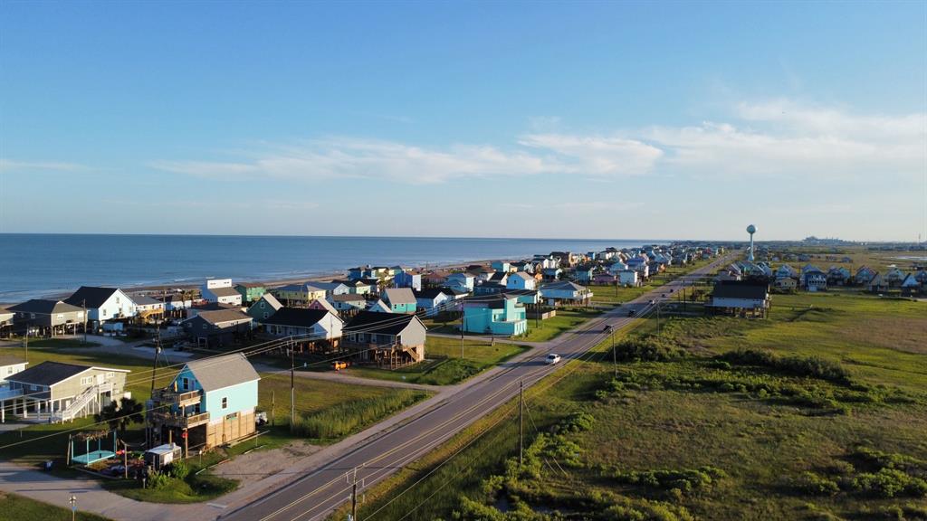 206 Nesmith Place, Surfside Beach, Texas image 4
