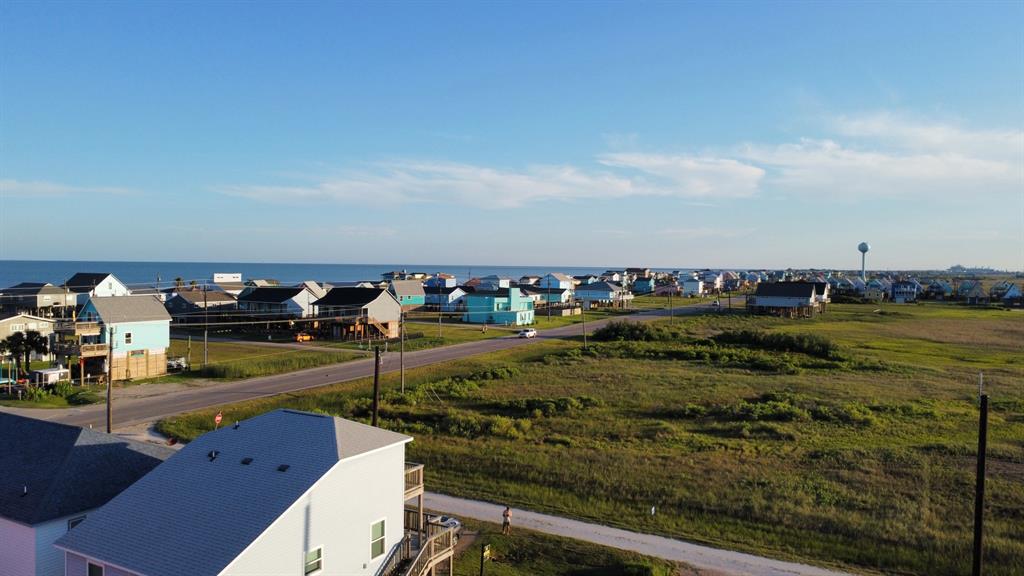 206 Nesmith Place, Surfside Beach, Texas image 5