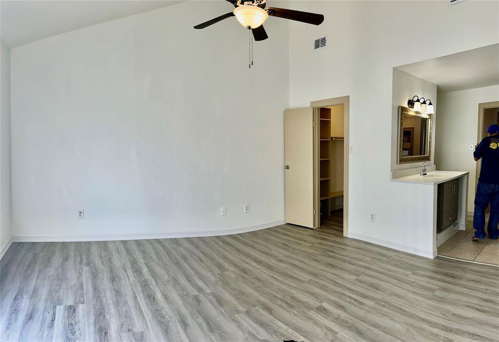 8702 Victorian Village Drive #8702, Houston, Texas image 9