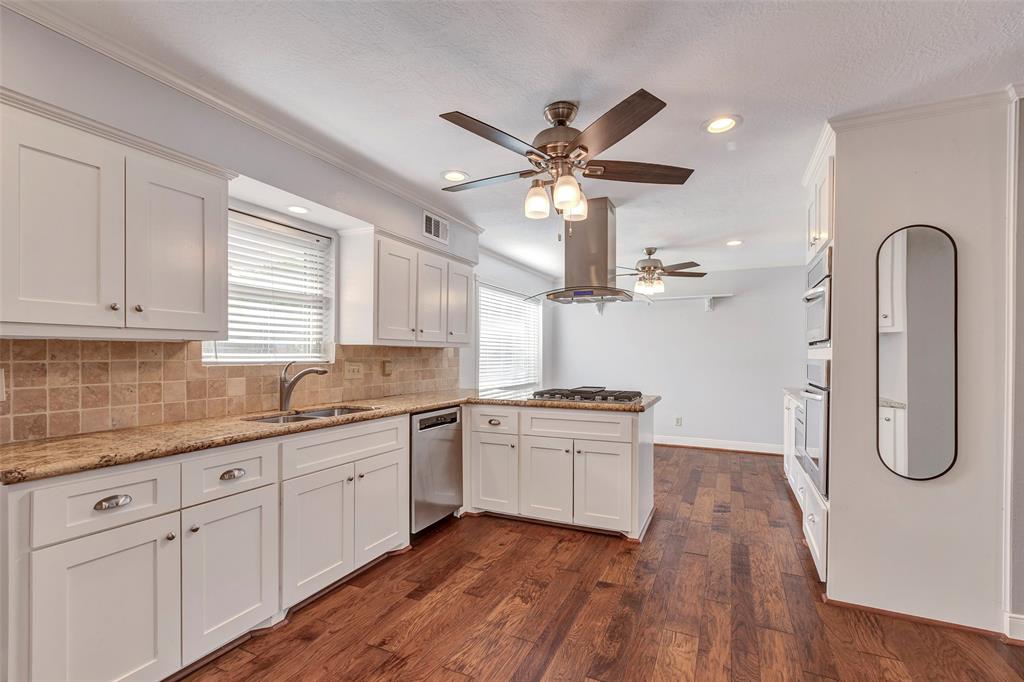 16007 Campden Court, Spring, Texas image 10