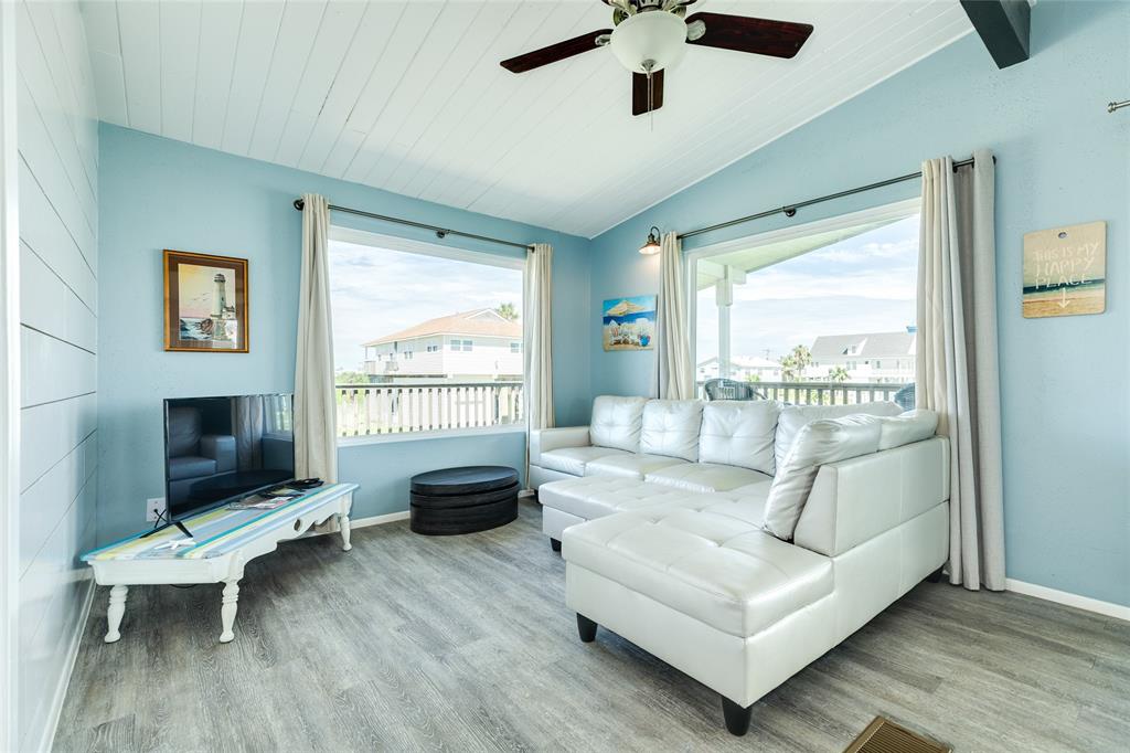 4022 San Jacinto Drive, Galveston, Texas image 7
