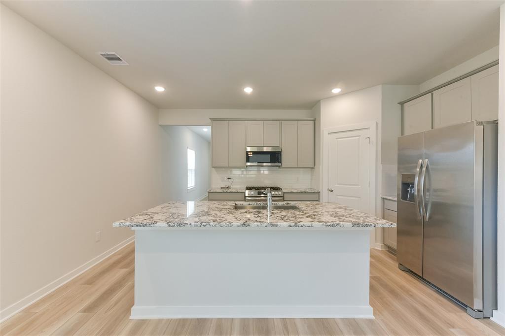 1431 Mulberry Lane, Dayton, Texas image 8