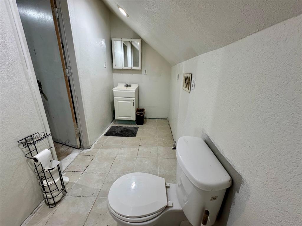 318 Dehart Street, Liverpool, Texas image 13