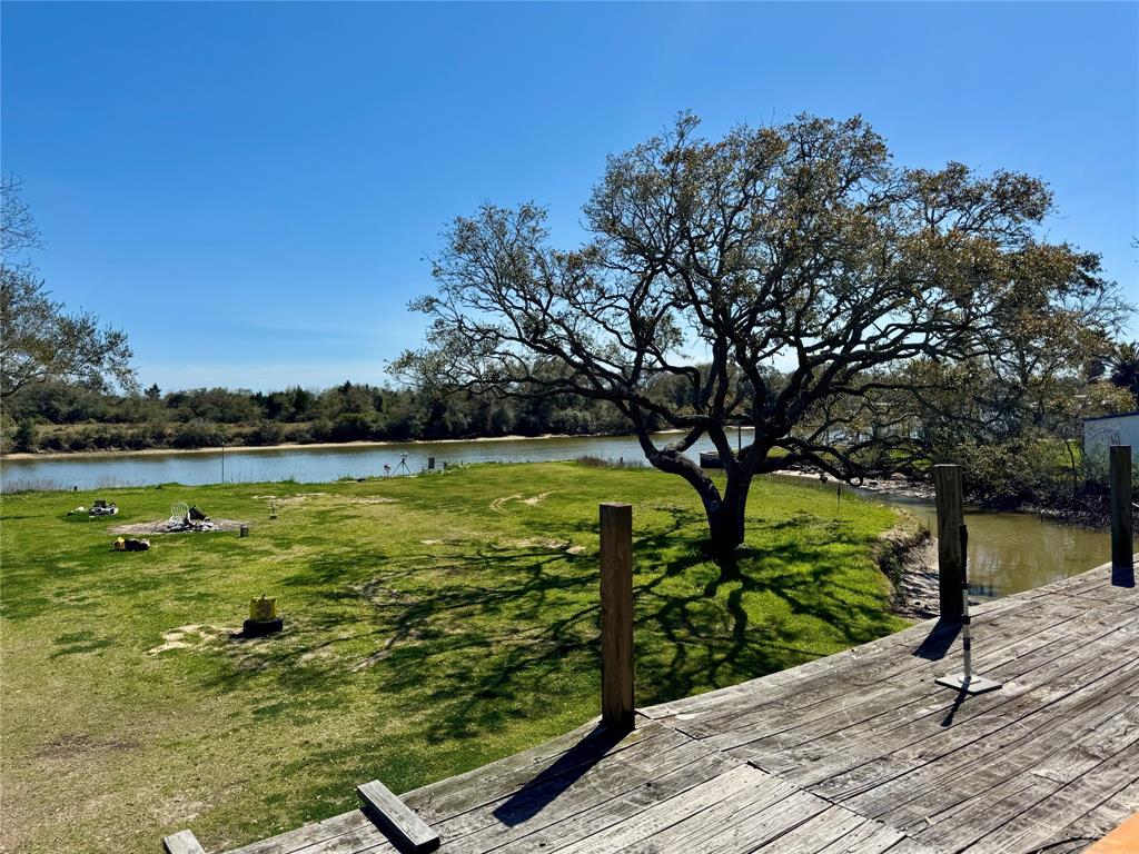 318 Dehart Street, Liverpool, Texas image 4