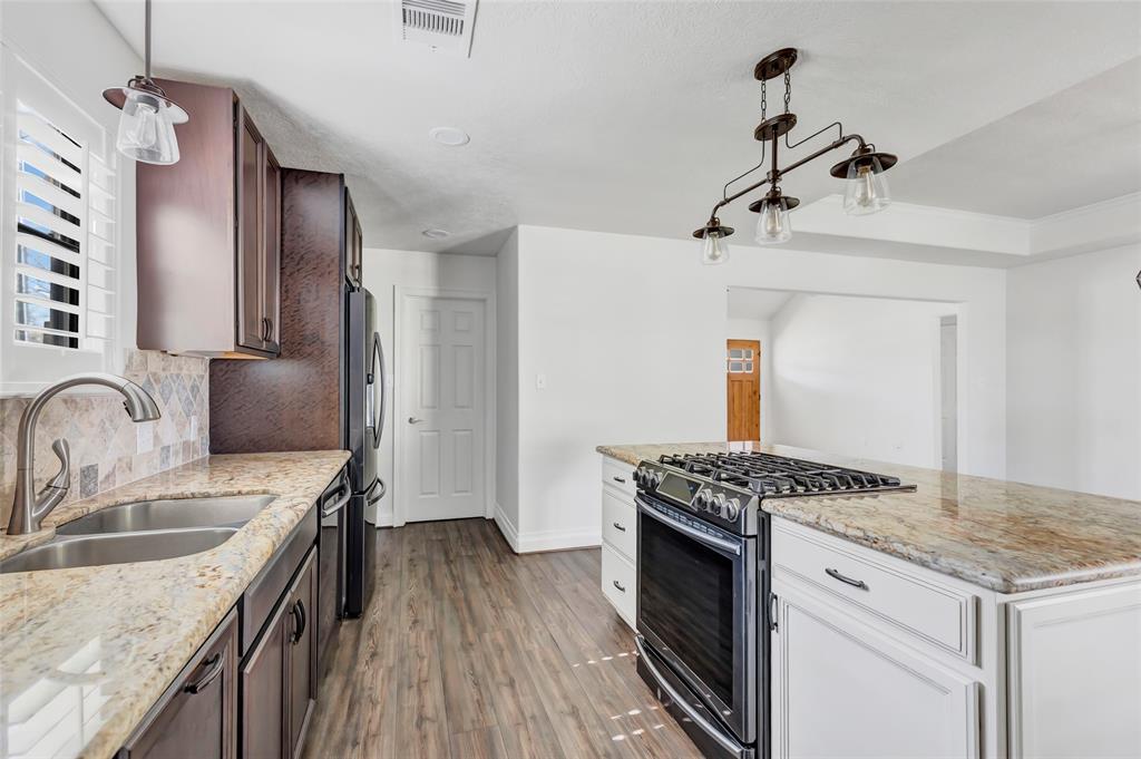 105 W Barrow Street, Dayton, Texas image 19