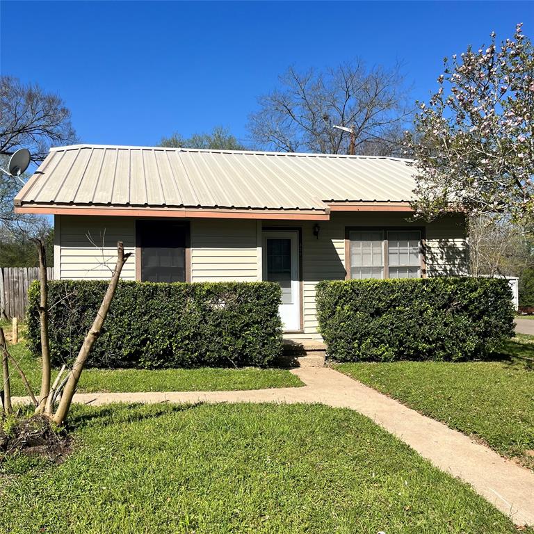 338 N Rusk Street, Centerville, Texas image 2