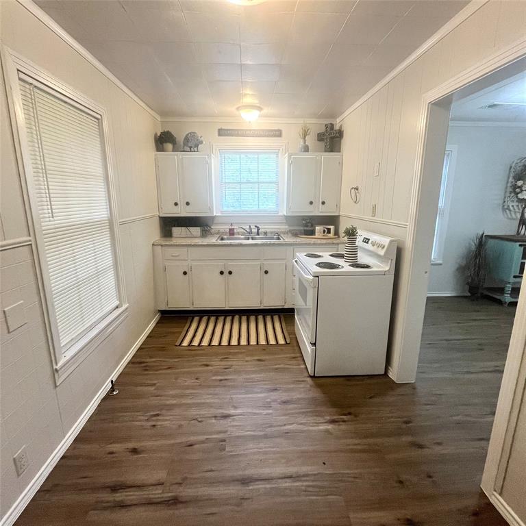 338 N Rusk Street, Centerville, Texas image 1
