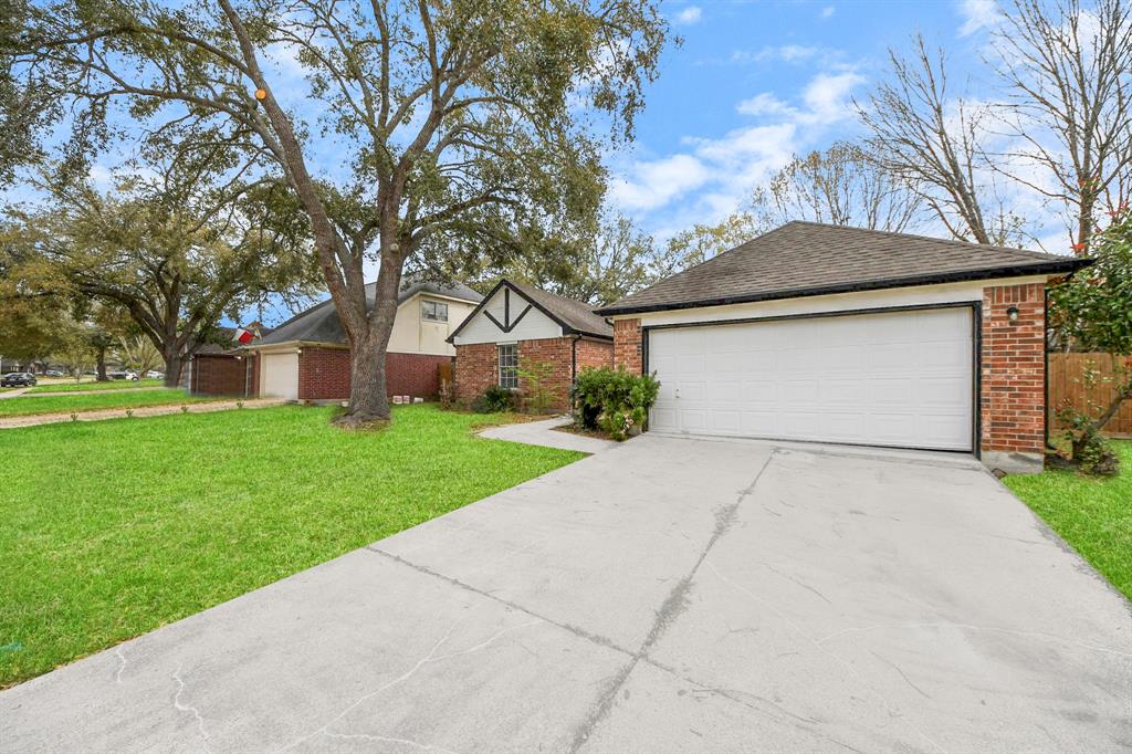 4915 Pecan Grove Dr Dr, Pearland, Texas image 3