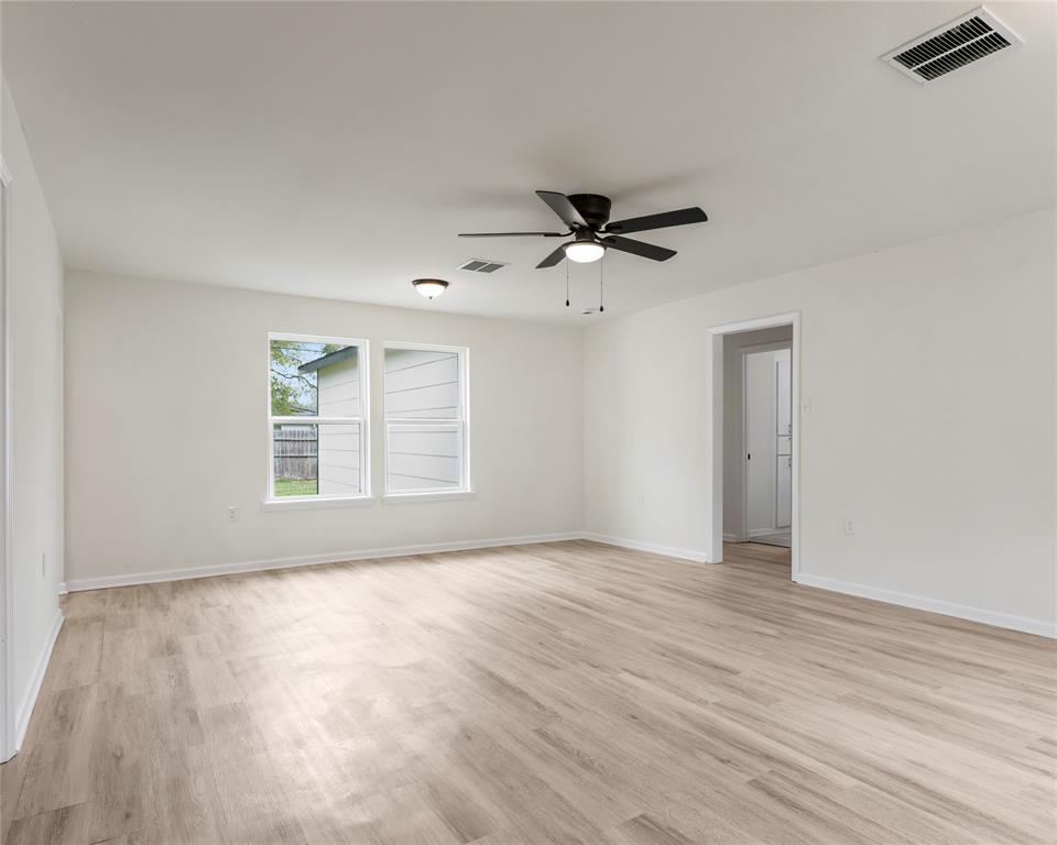 3221 12th Street, Bay City, Texas image 4