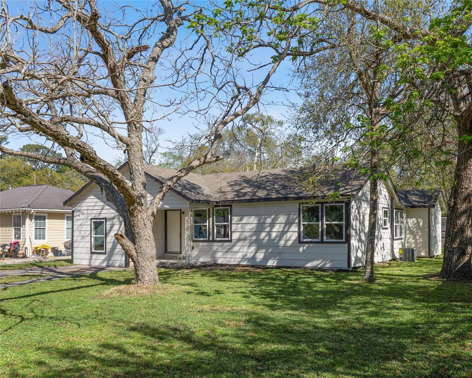 3221 12th Street, Bay City, Texas image 3