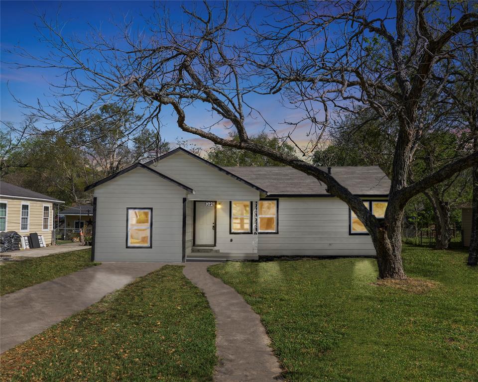 3221 12th Street, Bay City, Texas image 1