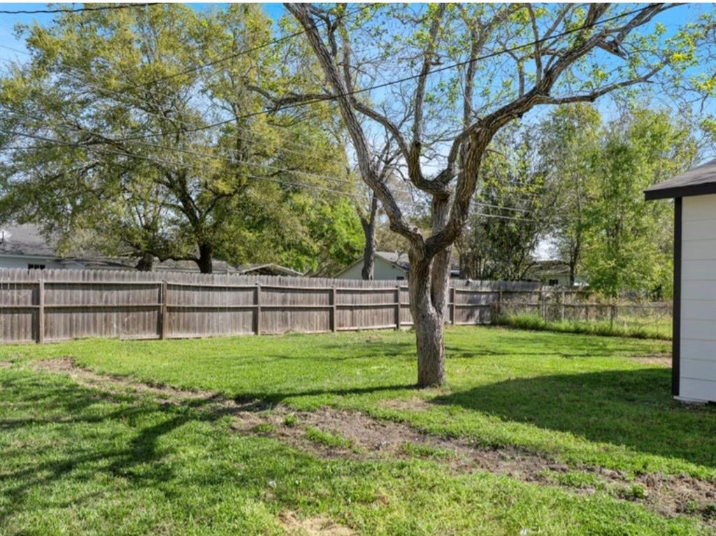 3221 12th Street, Bay City, Texas image 36
