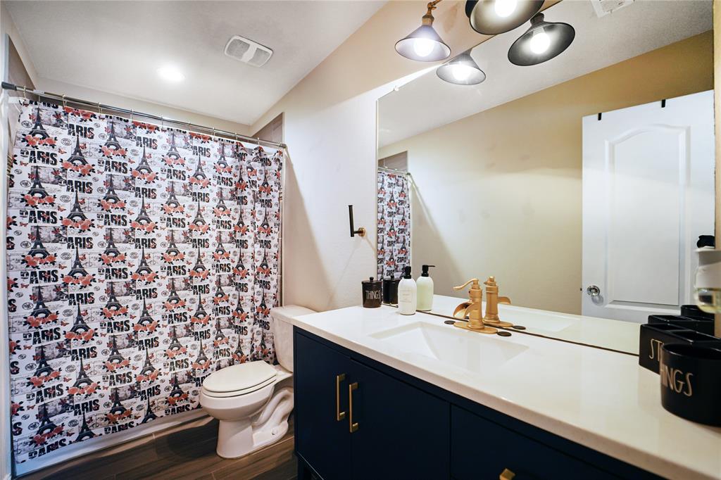 6411 Hidden Dunes Drive, Baytown, Texas image 13