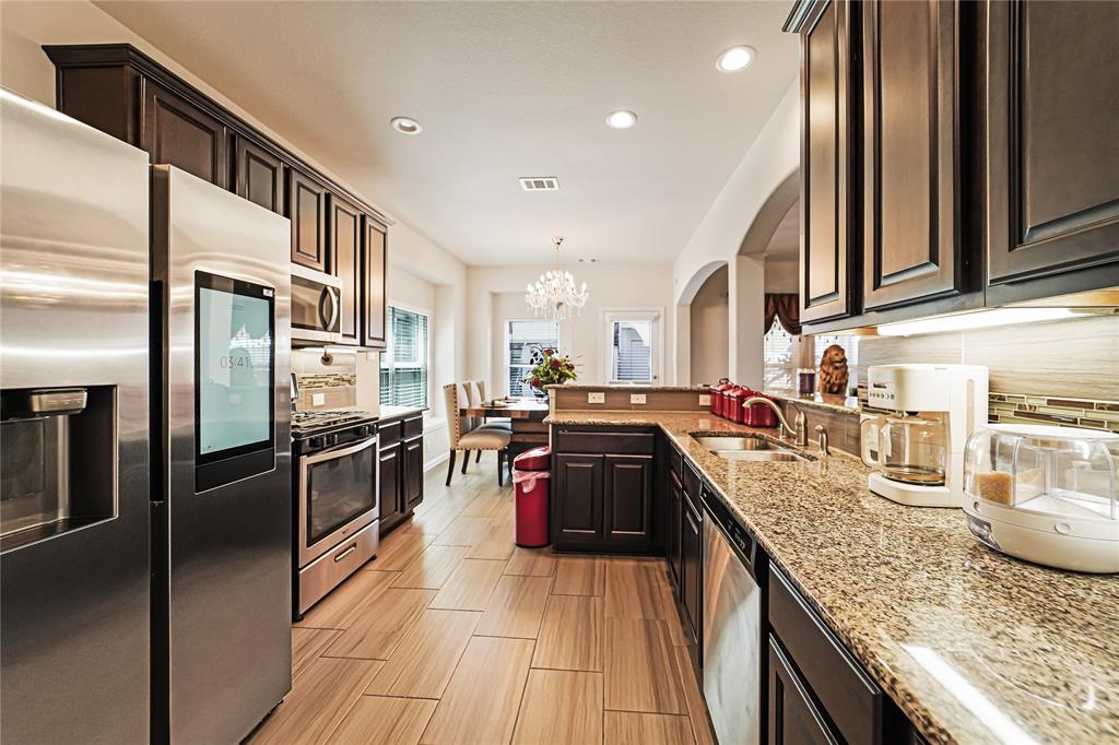 6411 Hidden Dunes Drive, Baytown, Texas image 5