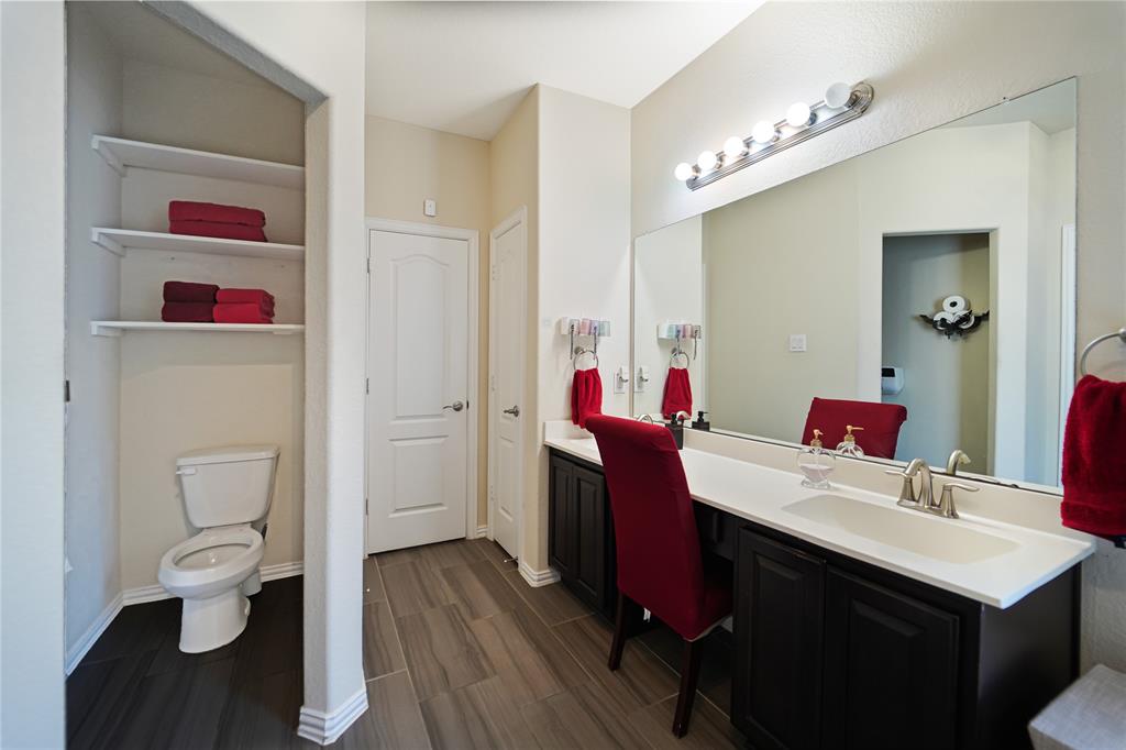6411 Hidden Dunes Drive, Baytown, Texas image 7